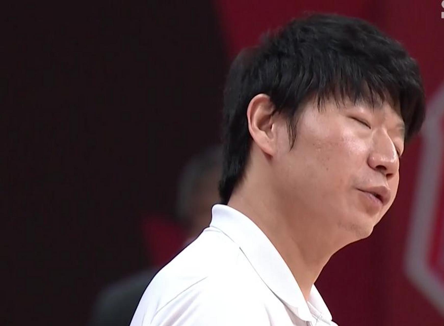 关于里程碑夜！巴塞罗那队长鼓劲；CBA常规赛国际比赛日刷纪录；更衣室稳定；球队文化再被提及的信息